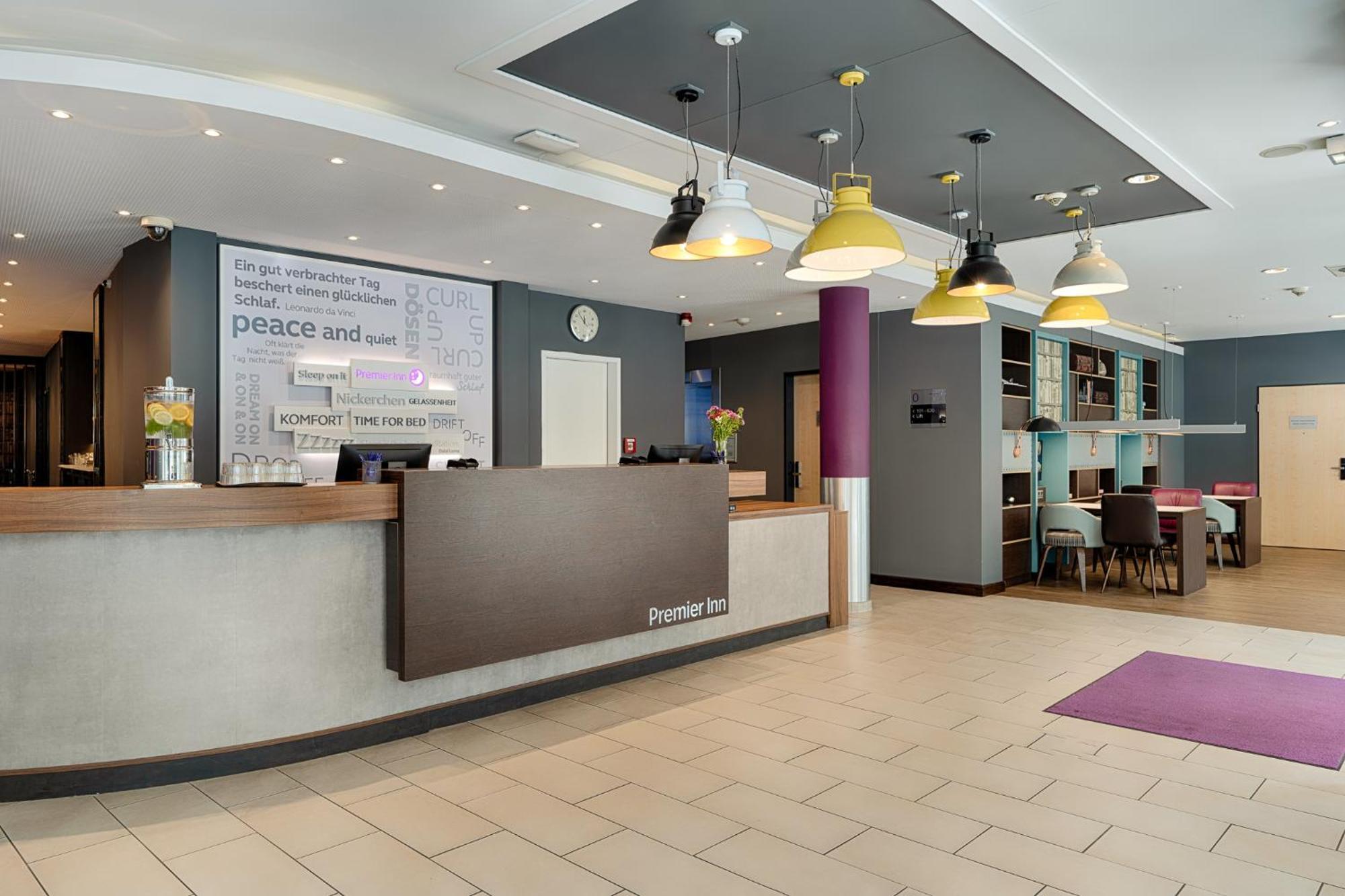 Premier Inn Berlin City Centre Esterno foto